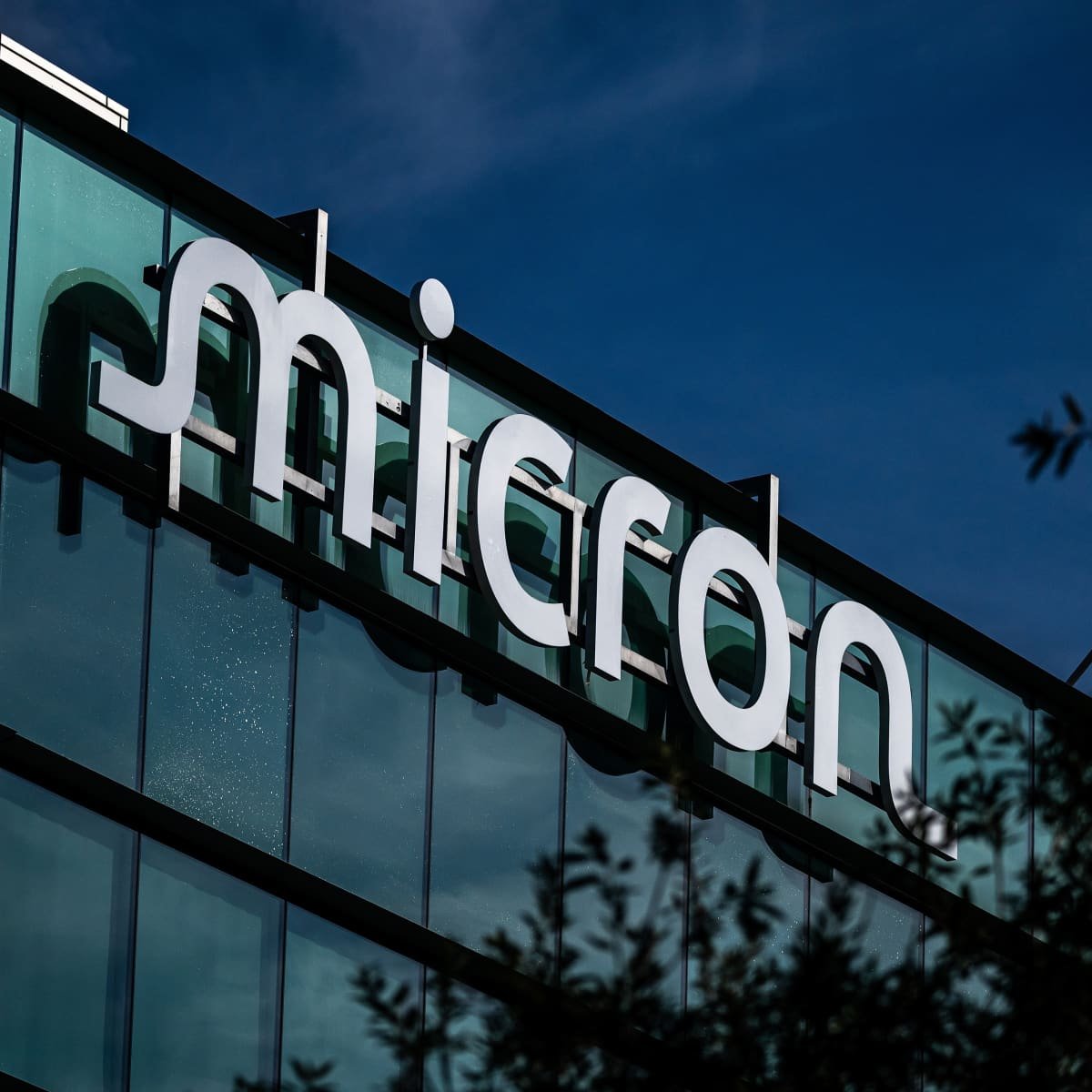 Micron’s Record Earnings and the Deepening Global Memory Shortage: What You Need to Know