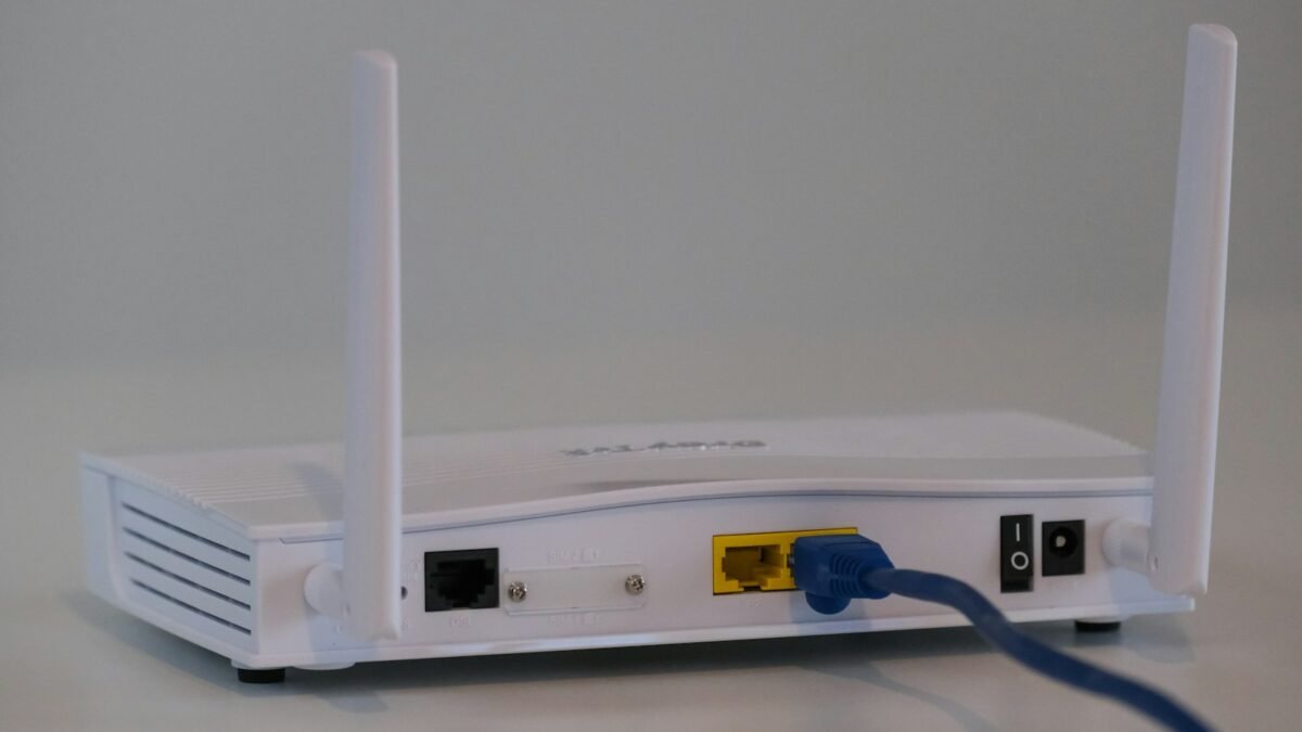 Laptop Keeps Disconnecting From Wi-Fi? 10 Fixes for Windows 11 That Actually Stick
